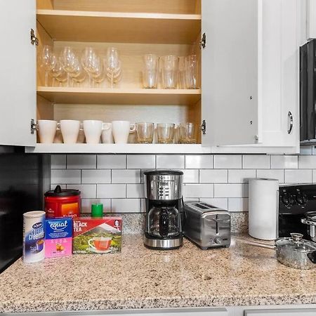 Elegant 2 Bedroom/2 Bath Condo With All Amenities Μελβούρνη Εξωτερικό φωτογραφία
