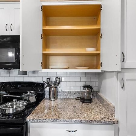 Elegant 2 Bedroom/2 Bath Condo With All Amenities Μελβούρνη Εξωτερικό φωτογραφία
