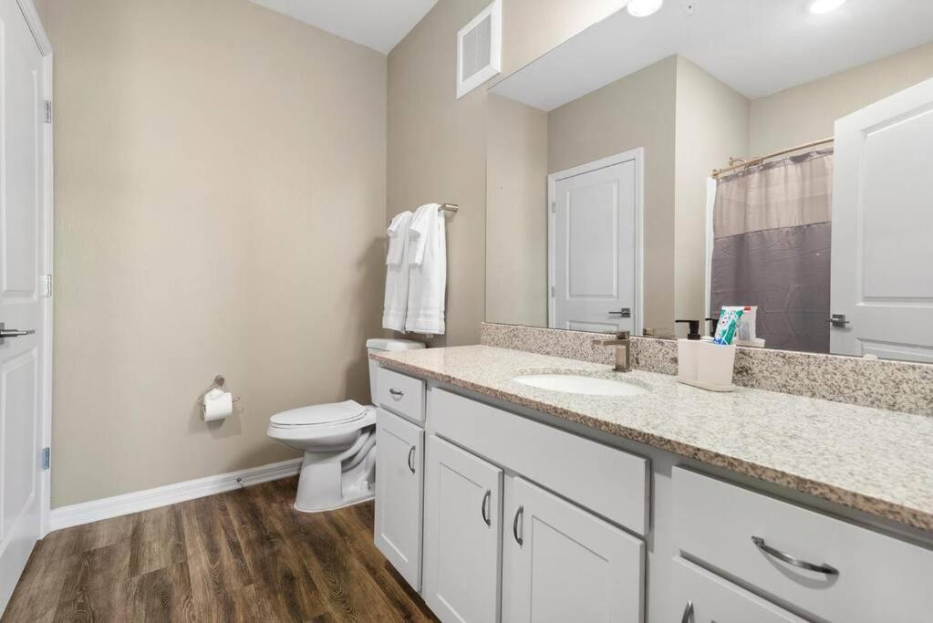 Elegant 2 Bedroom/2 Bath Condo With All Amenities Μελβούρνη Εξωτερικό φωτογραφία