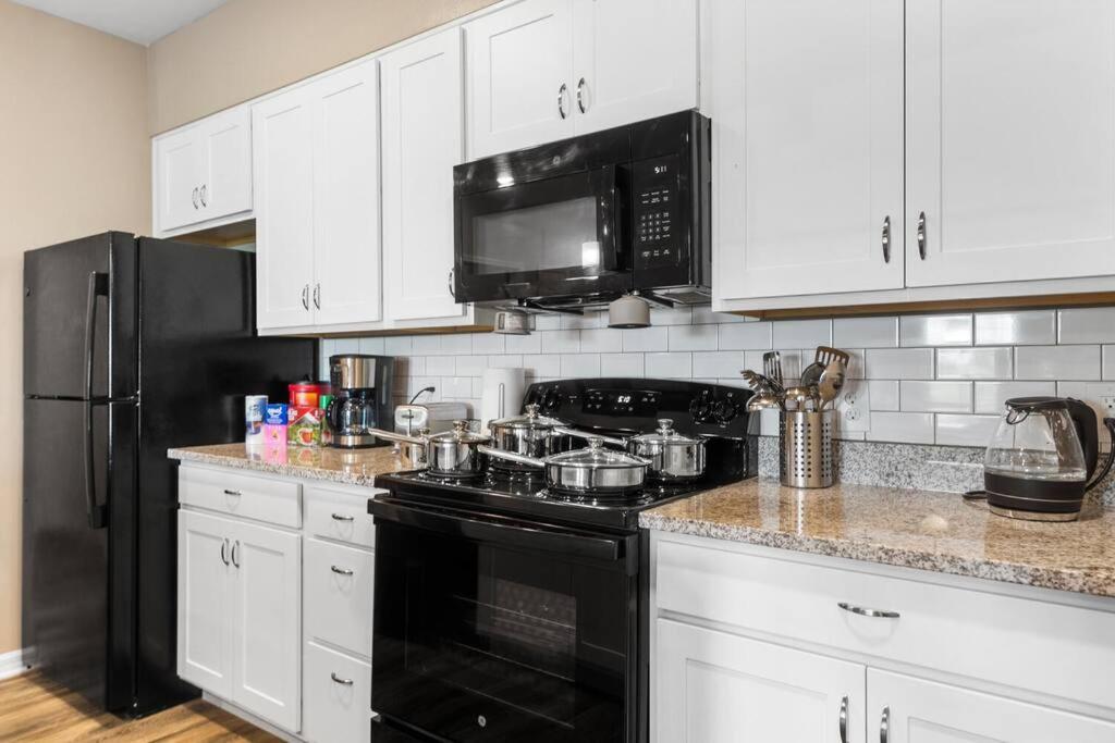 Elegant 2 Bedroom/2 Bath Condo With All Amenities Μελβούρνη Εξωτερικό φωτογραφία